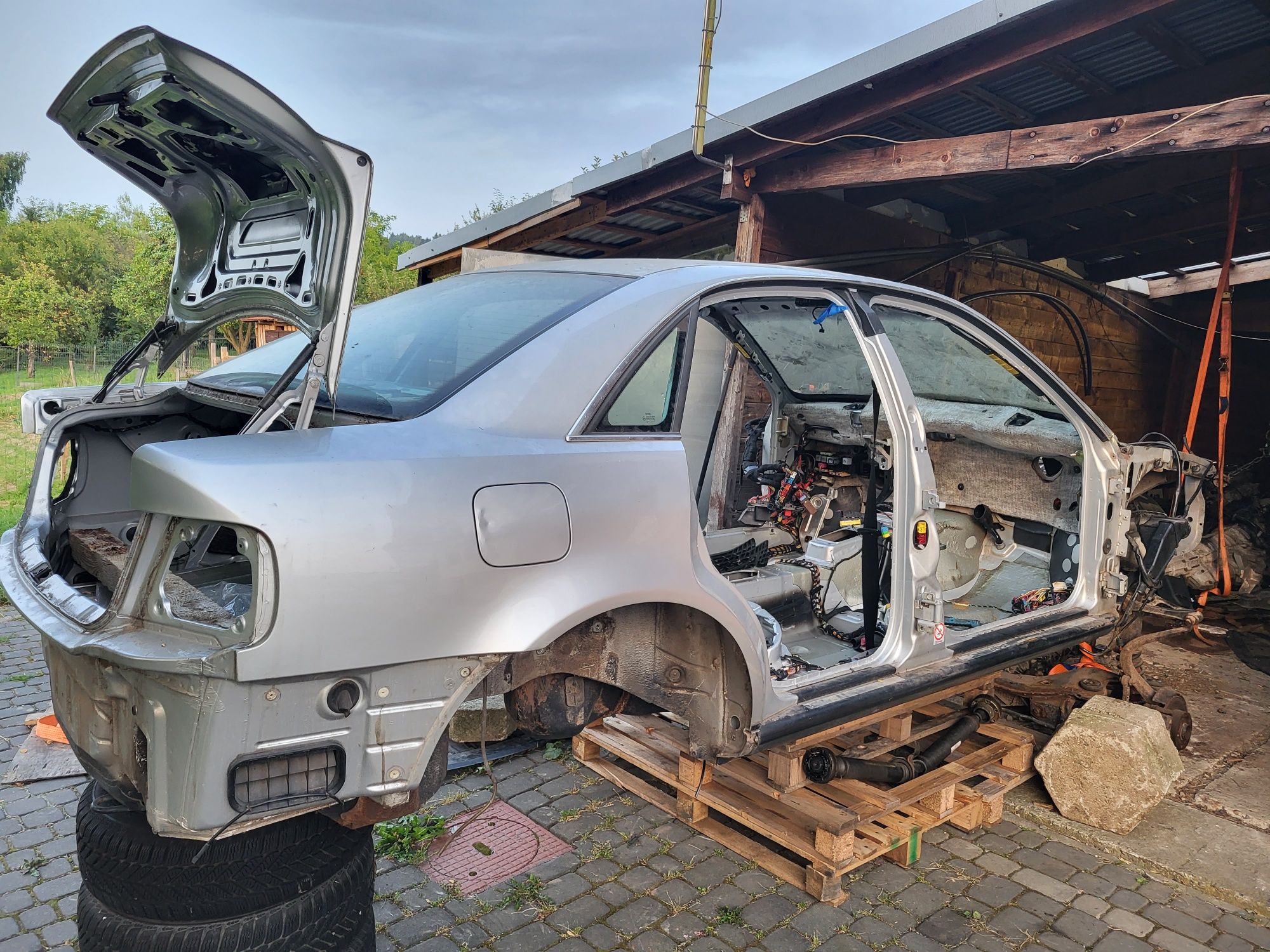 Audi A4 B5 1999r. Quattro, automat, karoseria, buda