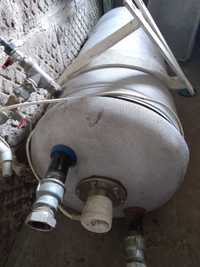 Zbiornik ciapłej wody z grzałką