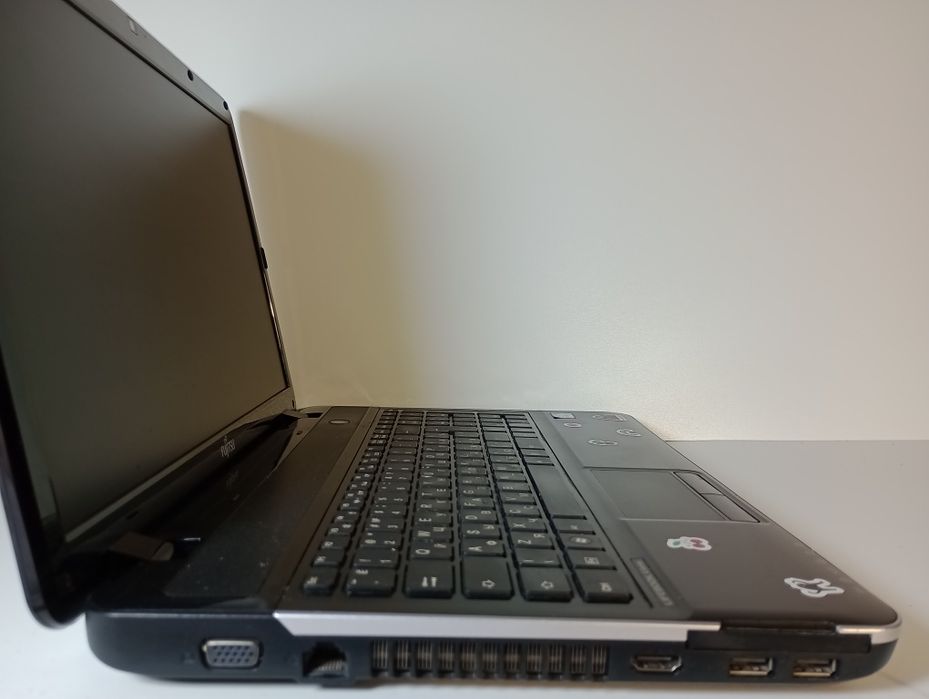 Ноутбук Fujitsu.