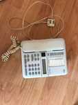 Telefon stacjonarny z sekretarka firmy Veris Kentt