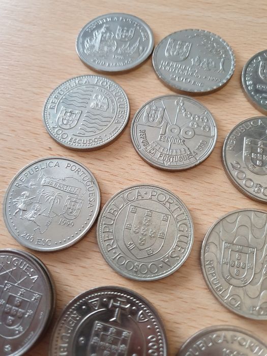 Coleção especial de moedas em escudos