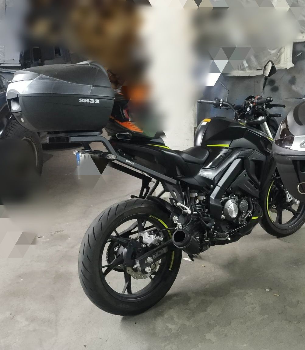 Keeway RKF 125  .