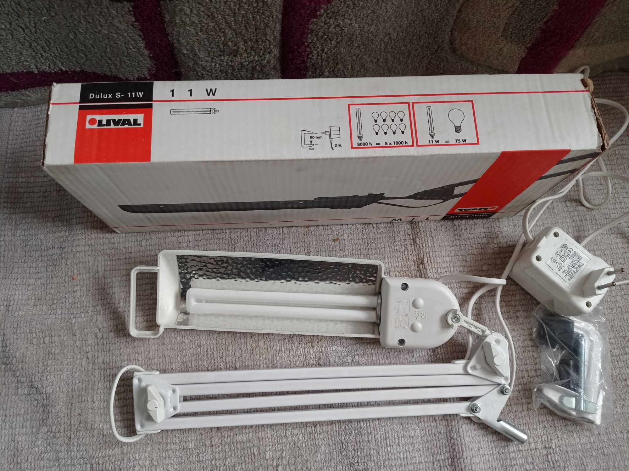 Lampa energooszczędna Dulux S 11W firmy Lival