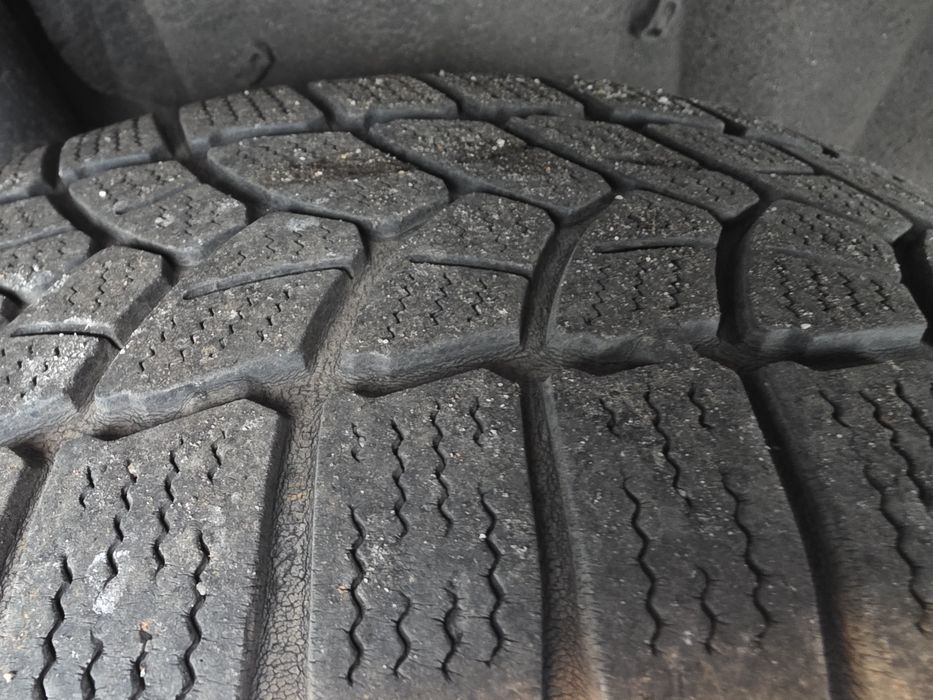 Felgi stalowe  16 cali z czujnikam ciśnienia i .Kola zimowe .Toyota