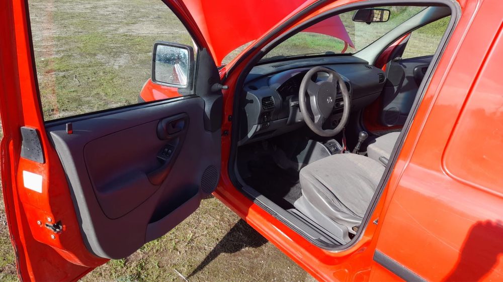 Opel Combo Comercial — Carrinha de Trabalho Pronta a Andar