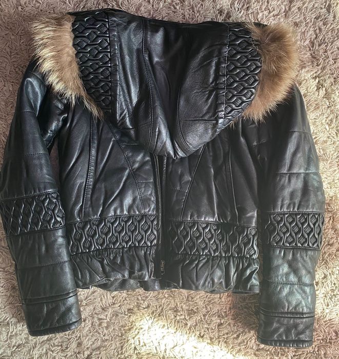 Женская куртка из натуральной кожи