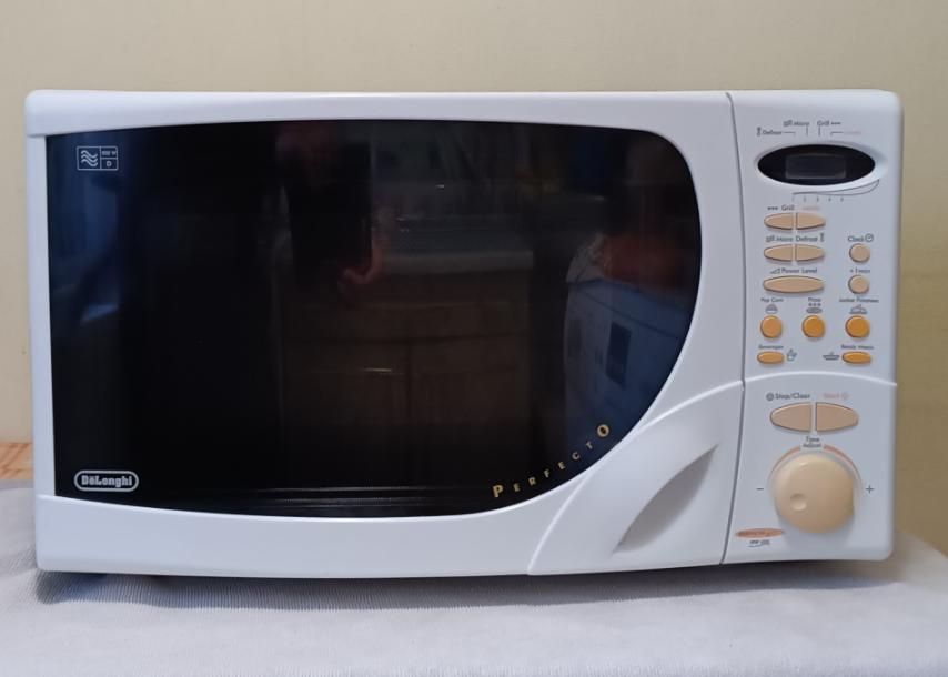 Микроволновка Delonghi
