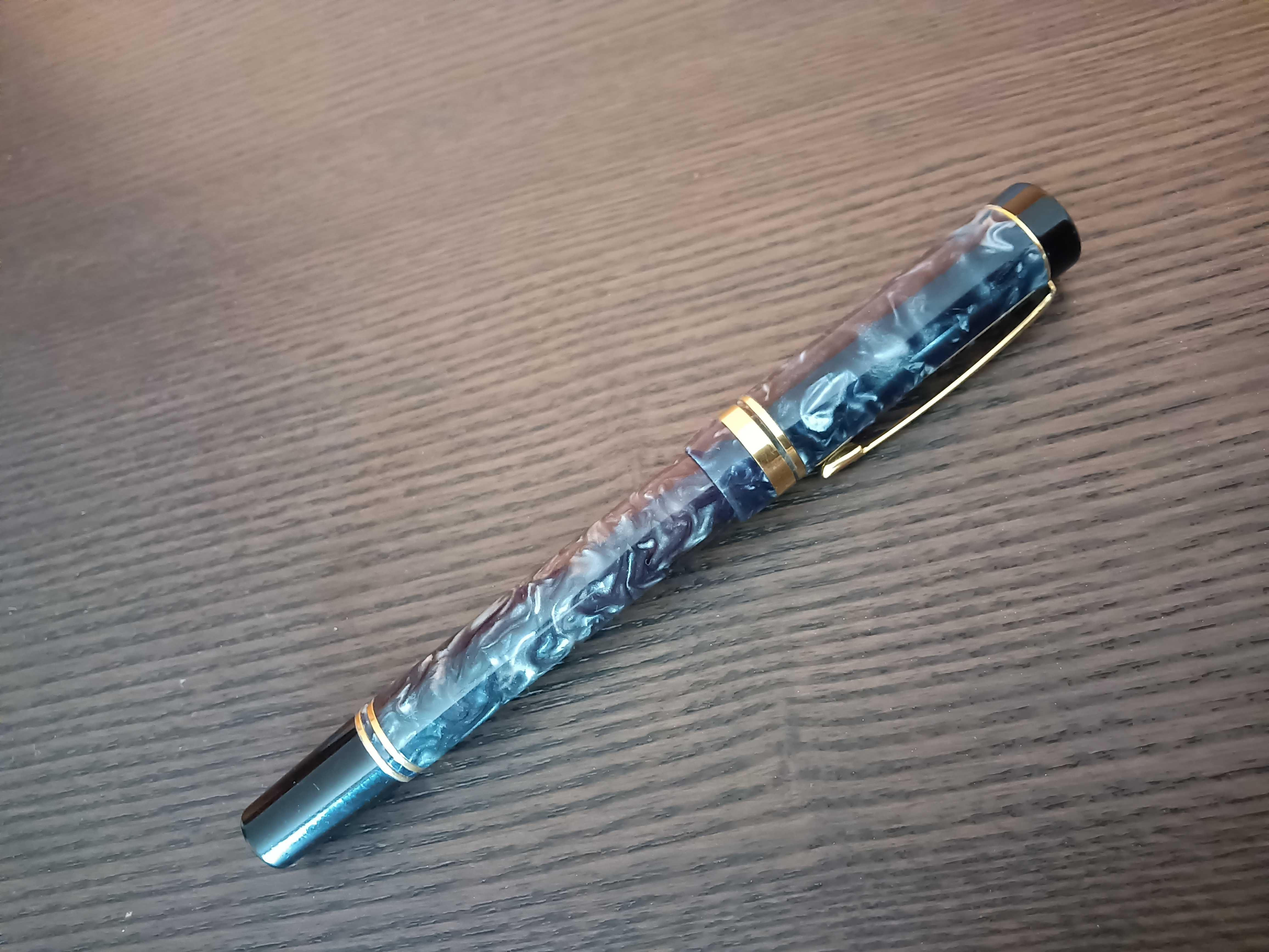 Caneta Parker duofold aparo em ouro