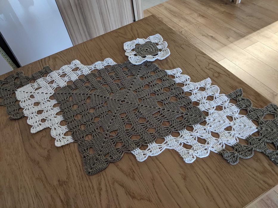 Bieżnik serwetka szydełkowa obrus piękna rękodzieło gratis 102/49