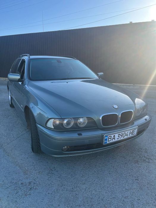 Автомобіль BMW е39 525d.