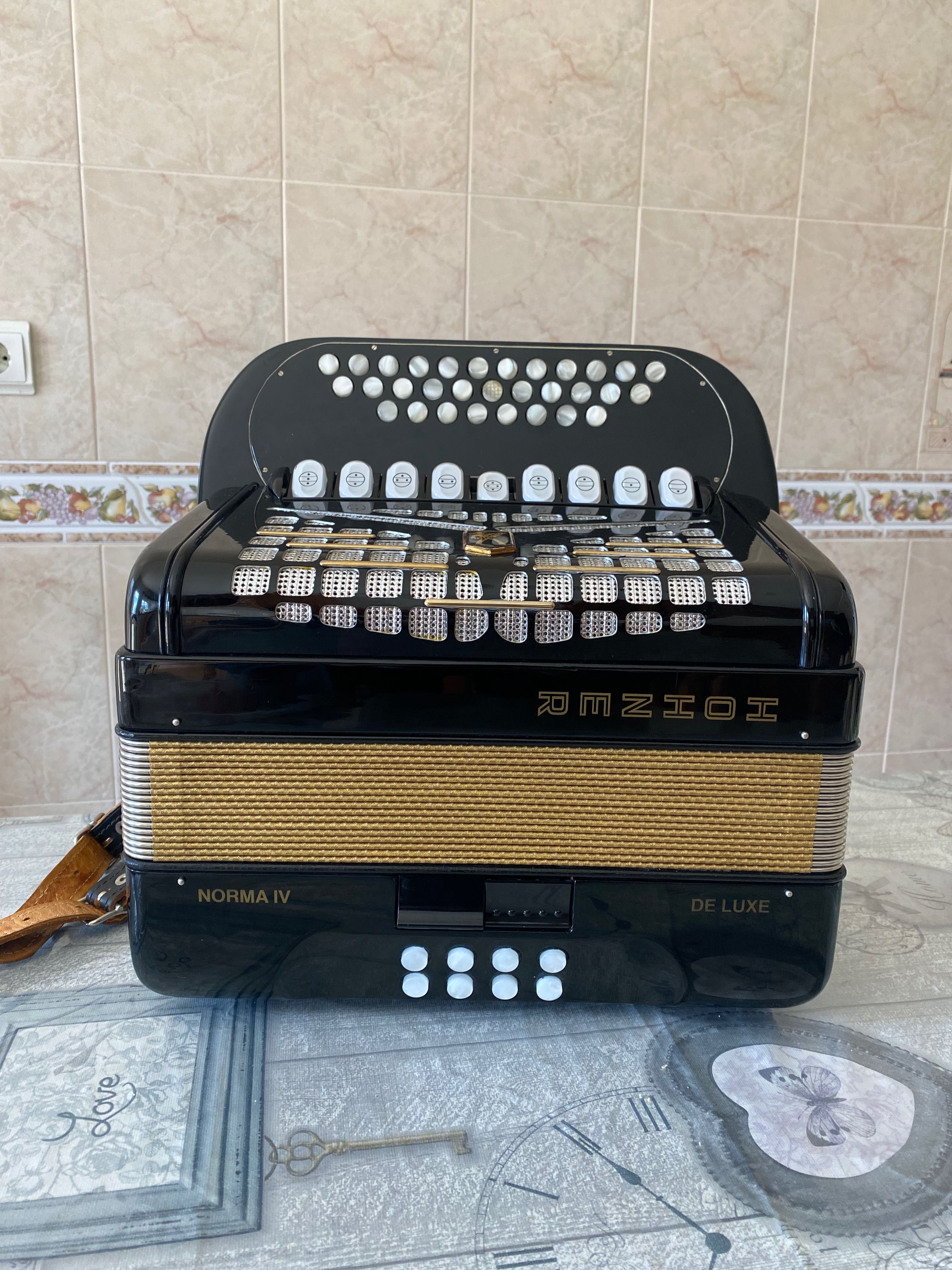 Hohner Norma IV Deluxe