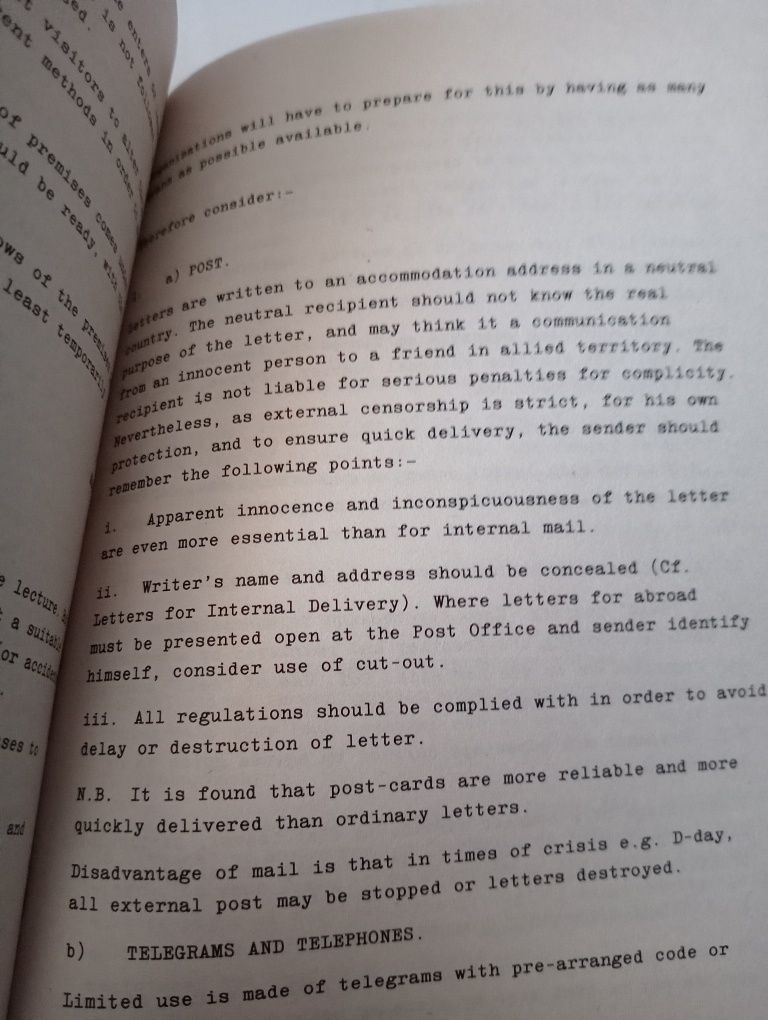 Special Operations Executive. SOE Manual: How to be an Agent in Occupi