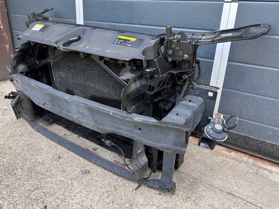 AUDI A3 8Y Передня панель, телевізор