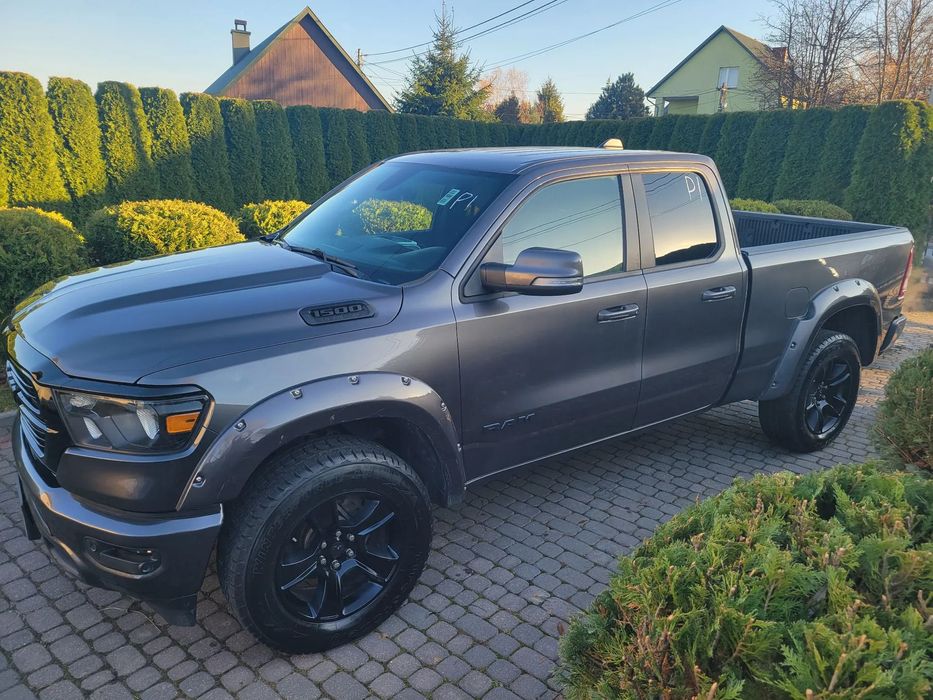 RAM 1500 5.7 Hemi 4x4 Bighorn Podwyższony Aktywny Wydech