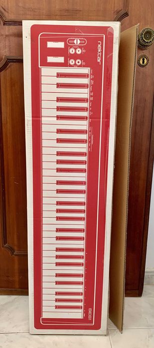 Teclado Controlador MIDI USB  Nektar SE61  61 Teclas