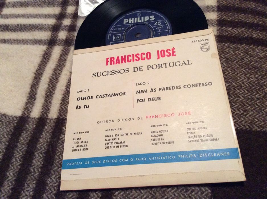 Francisco José Olhos Castanhos EP