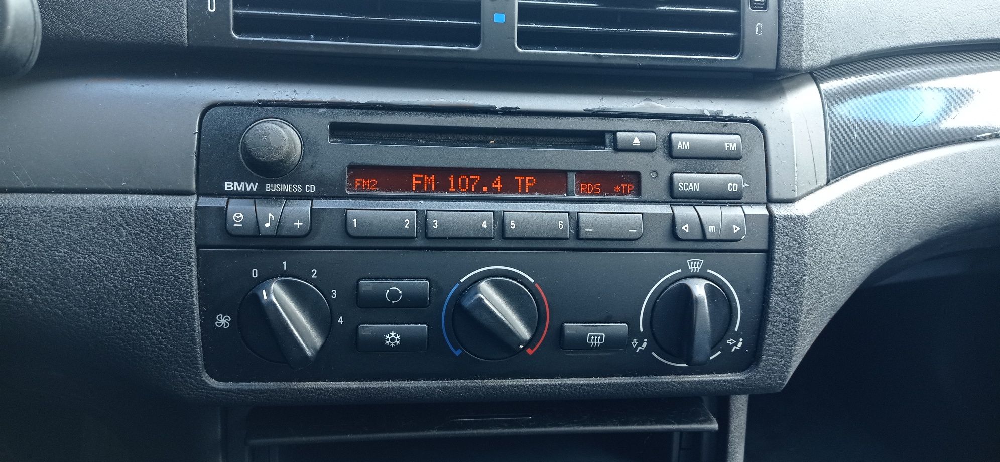 BMW E46 Radio CD Lift