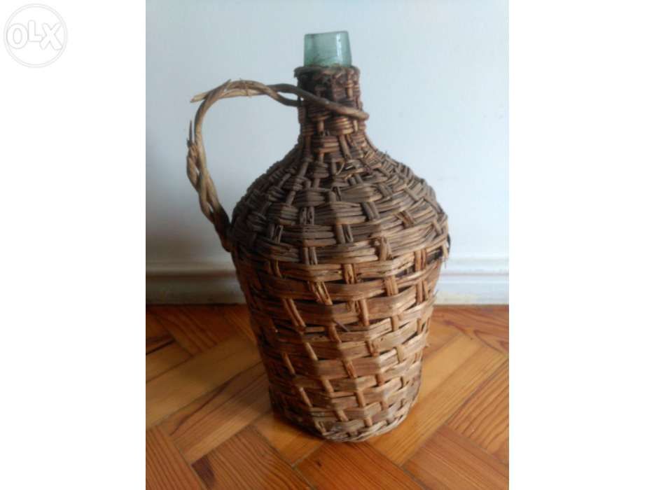 Garrafão Antigo forrado em Verga