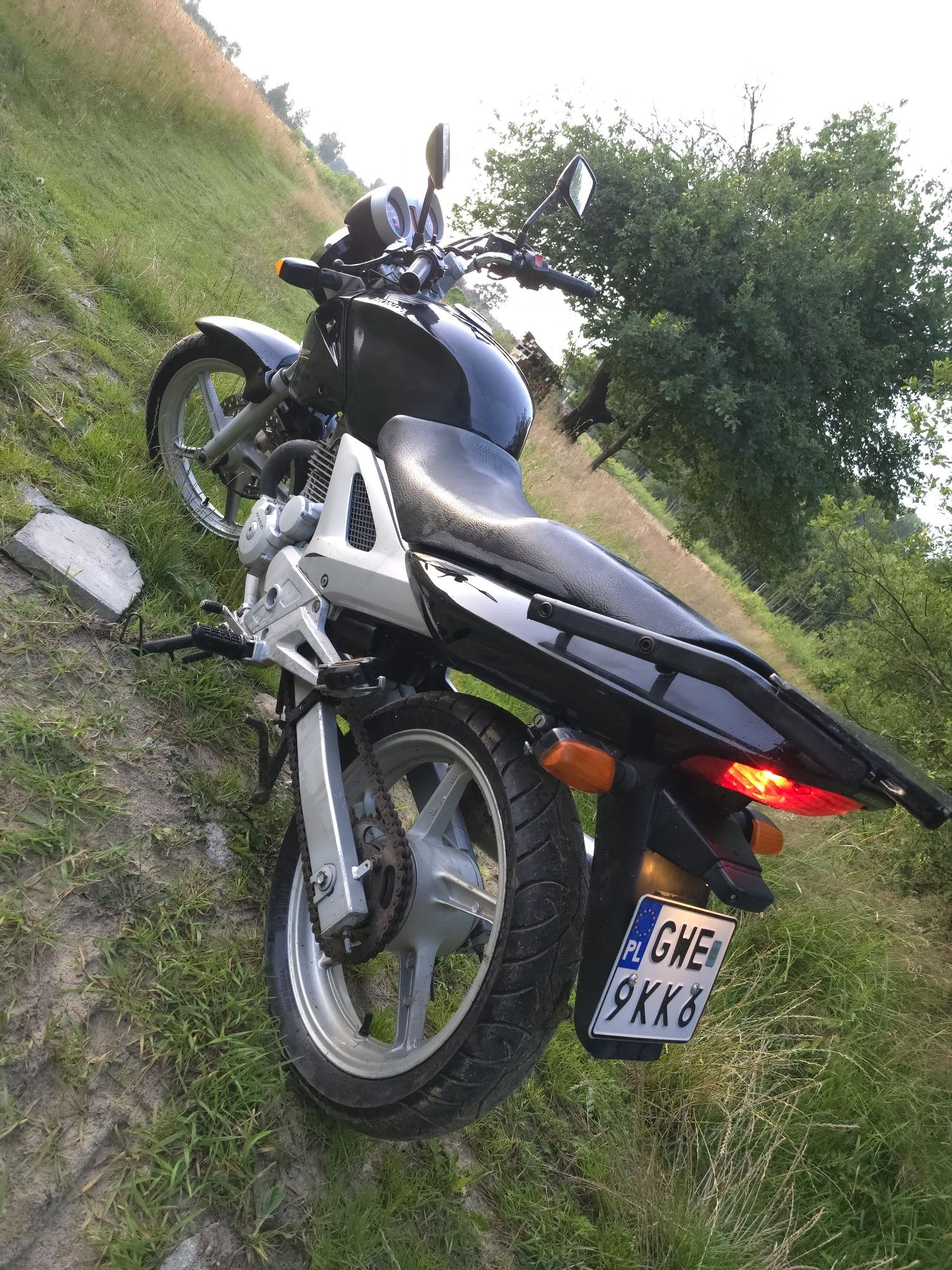 --Honda cbf 250--