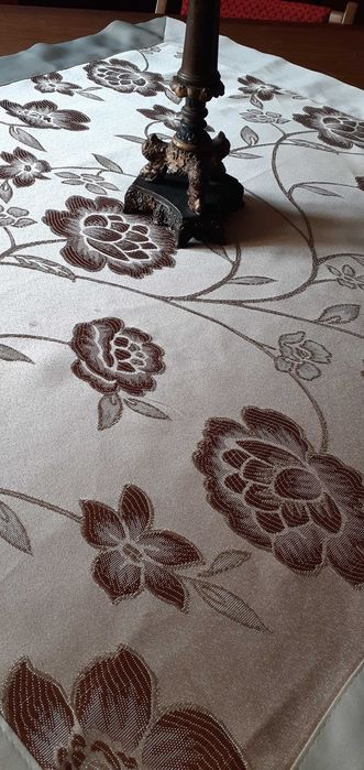 Serweta duża mały obrus kwiaty beż i brąz magiczna