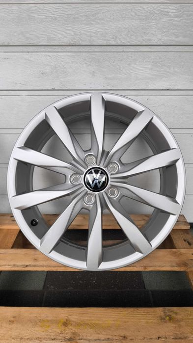 Felgi aluminiowe Vw Golf 7 6 Audi Skoda Seat 17" 5x112 Et48 (GD1220)