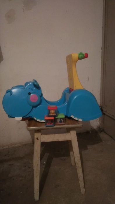 Sprzedam chodzik pchacz Fisher price