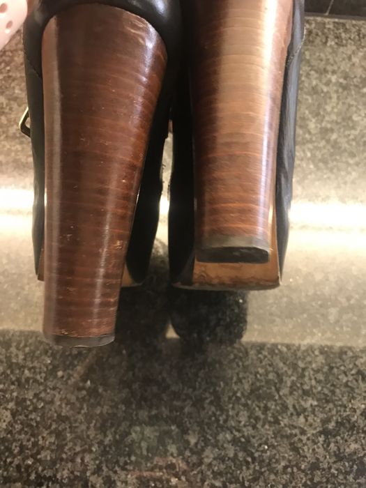 Sapatos em pele, pretos