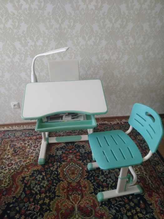 Дитяча парта зі стільцем