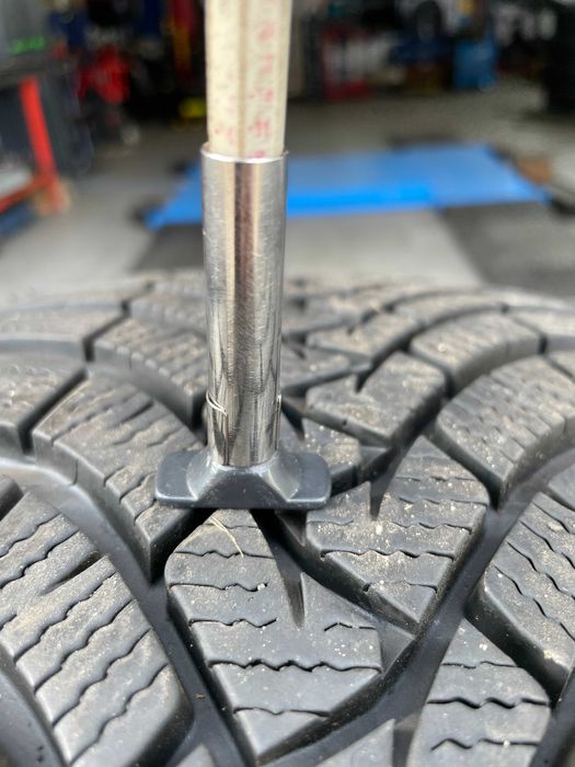 Okazja opony zimowe 235/50R19 Falken EUROWINTER HS01 SUV 8mm