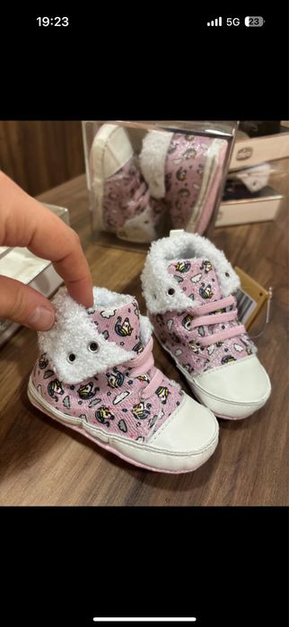 Sapatinho bebe n19 menina Chicco