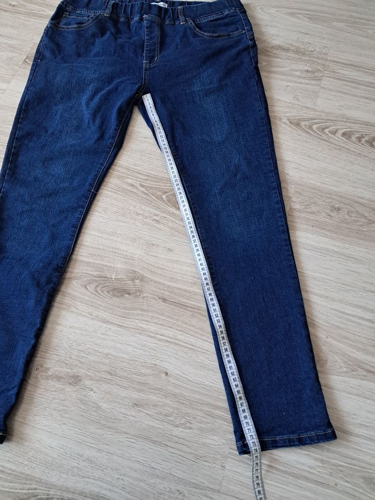 Damskie jeansy na gumie 48