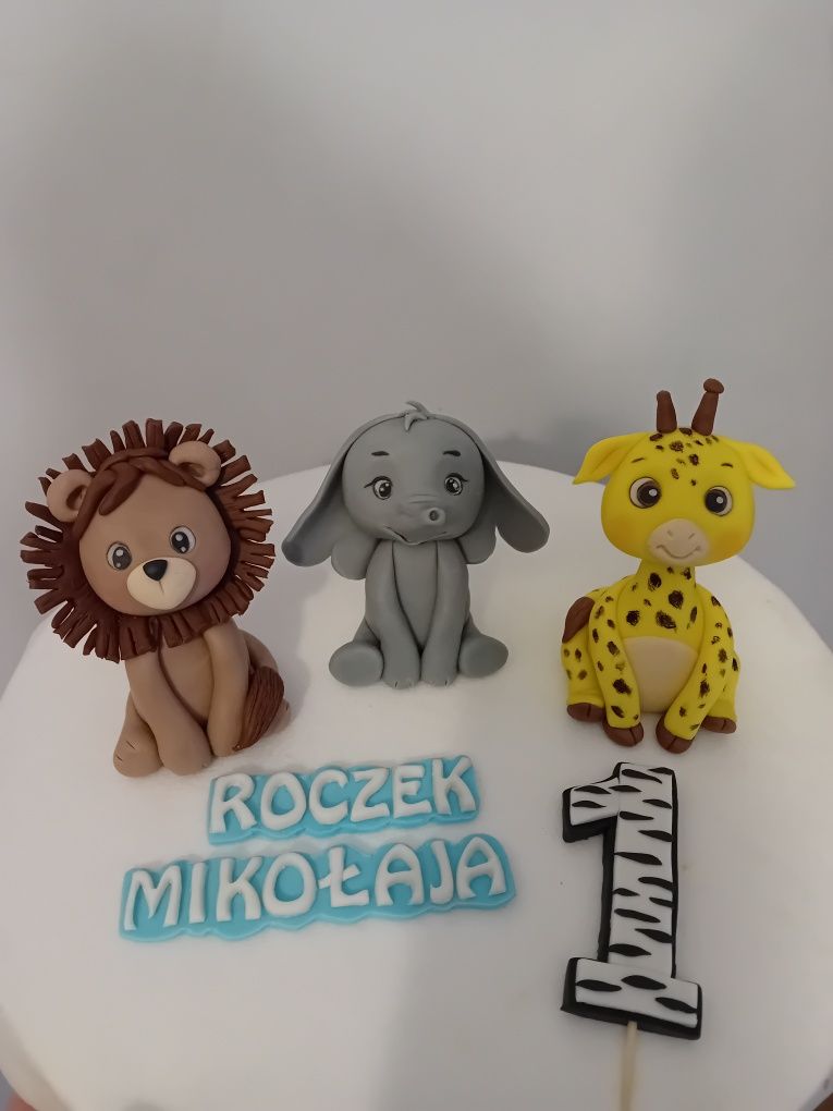 Figurki na tort z masy cukrowej