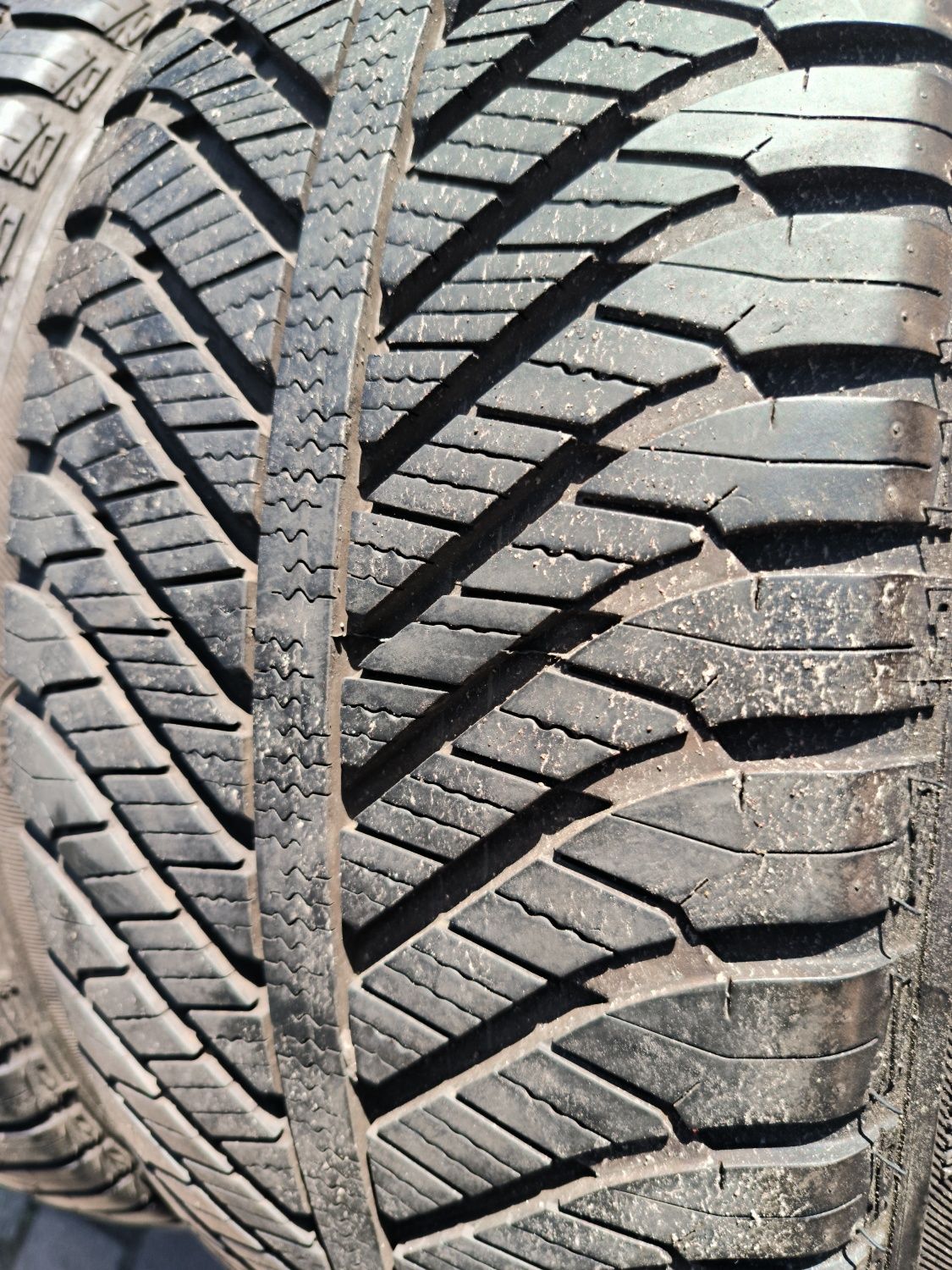 Opony całoroczne 17 Goodyear Vector 4Seasons 225/55 17