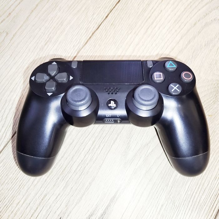 Sony PlayStation 4 Pro 1TB Остання ревізія + комплект як нова