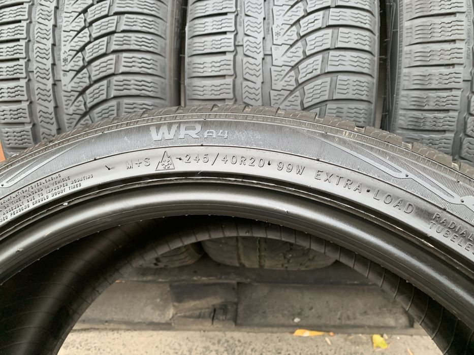 Зима 2шт Nokian WR A4 245/40 R20 99W