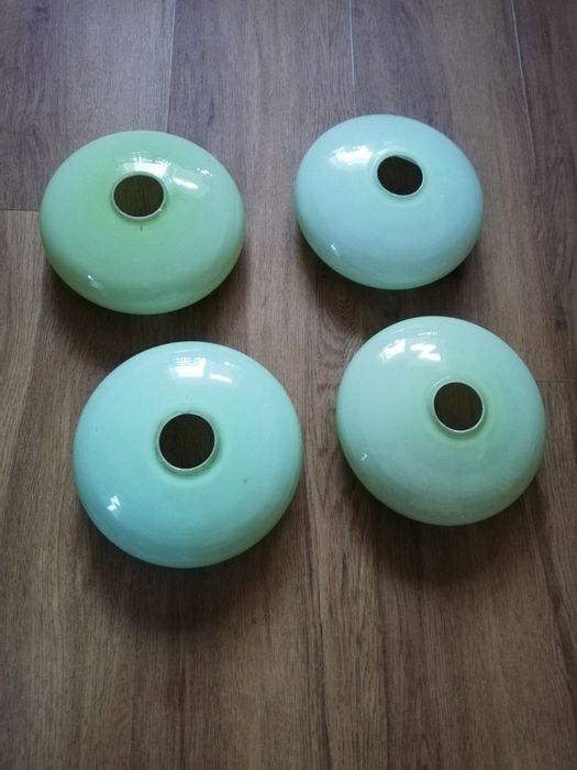 K15-16 K1 K2 szklane klosze berety seledynowe zielone ostatnie 2 szt.