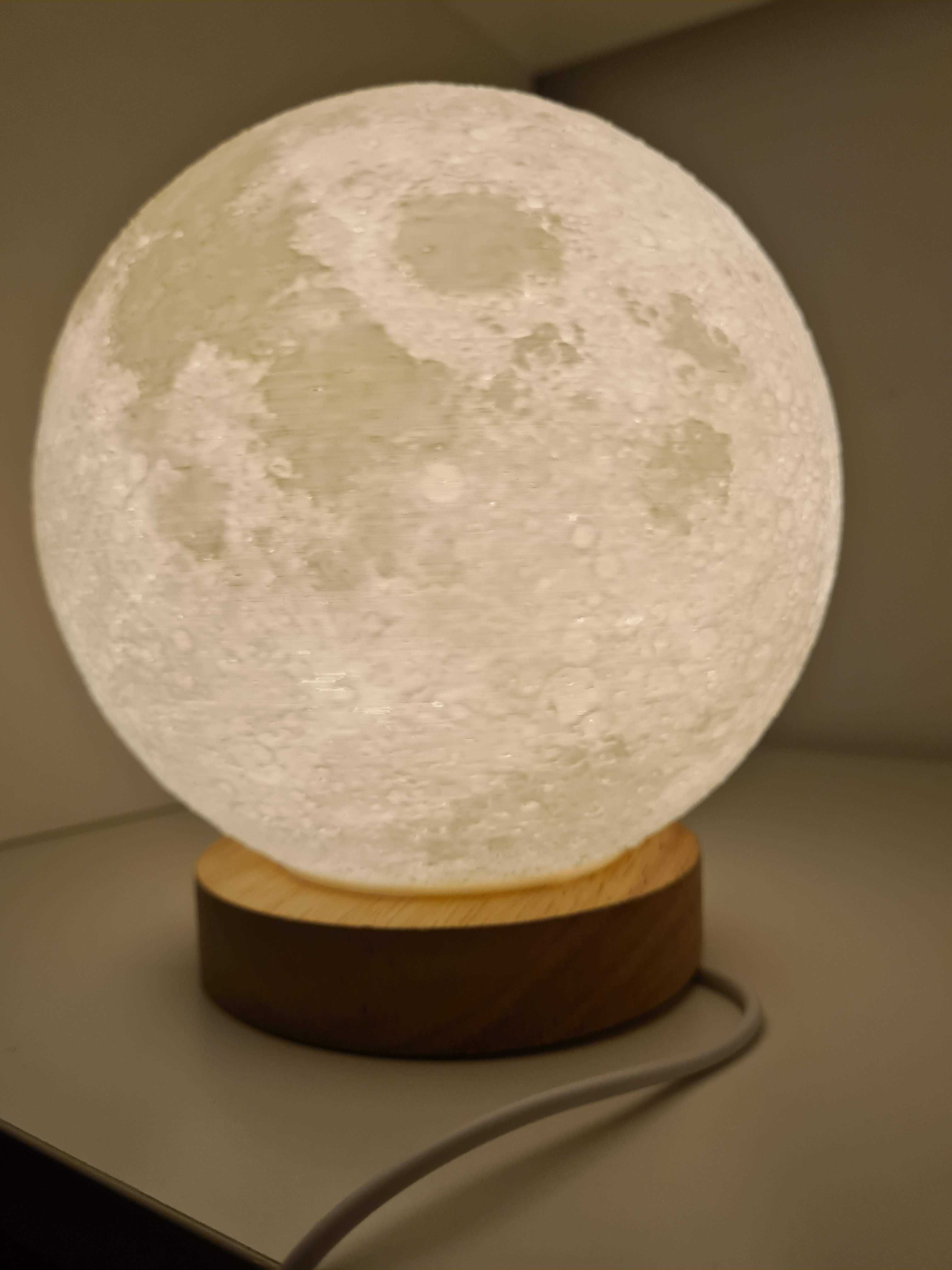 Candeeiro LUA | Iluminação Decorativa e Atmosfera Relaxante