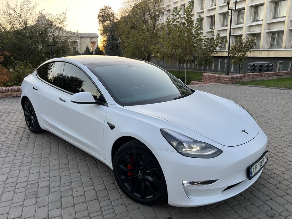 2023 Tesla Model 3 Perfomance 8000км