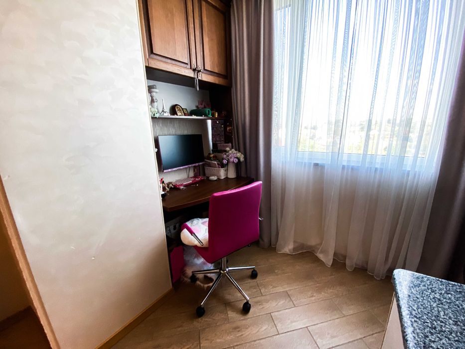 Продається стильна трикімнатна квартира