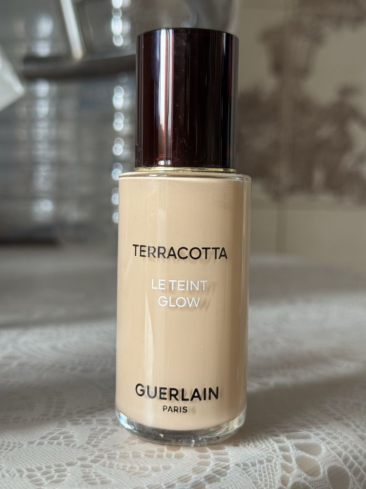 Guerlain terracotta тональна основа тональний glow 0,5n