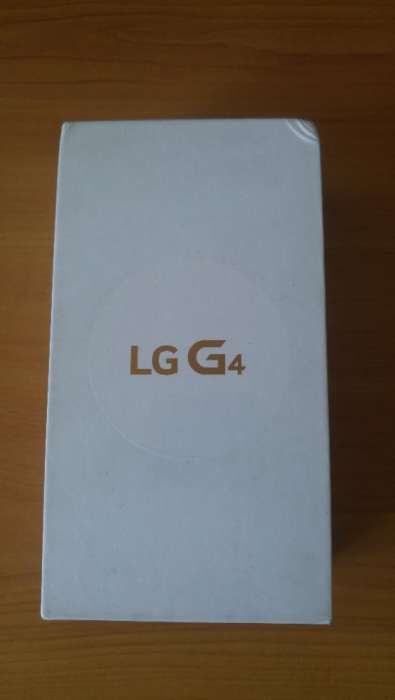 LG G4 Leather Black + Extras