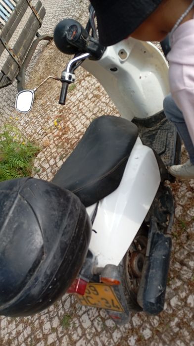 Vendo mota usada
