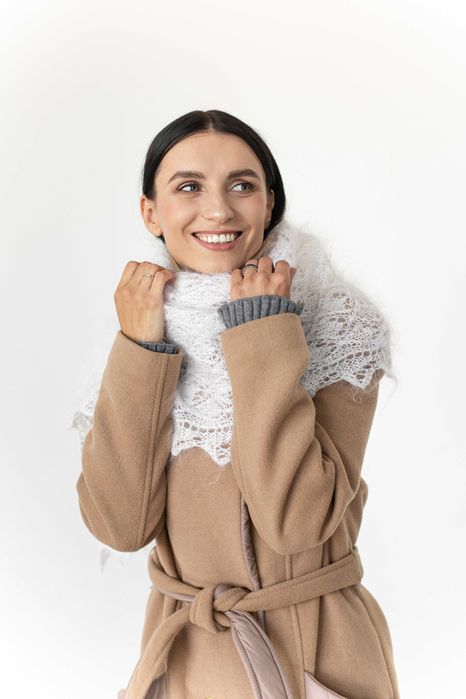 Chusta wełniana biała – Handmade z naturalnej wełny koziej