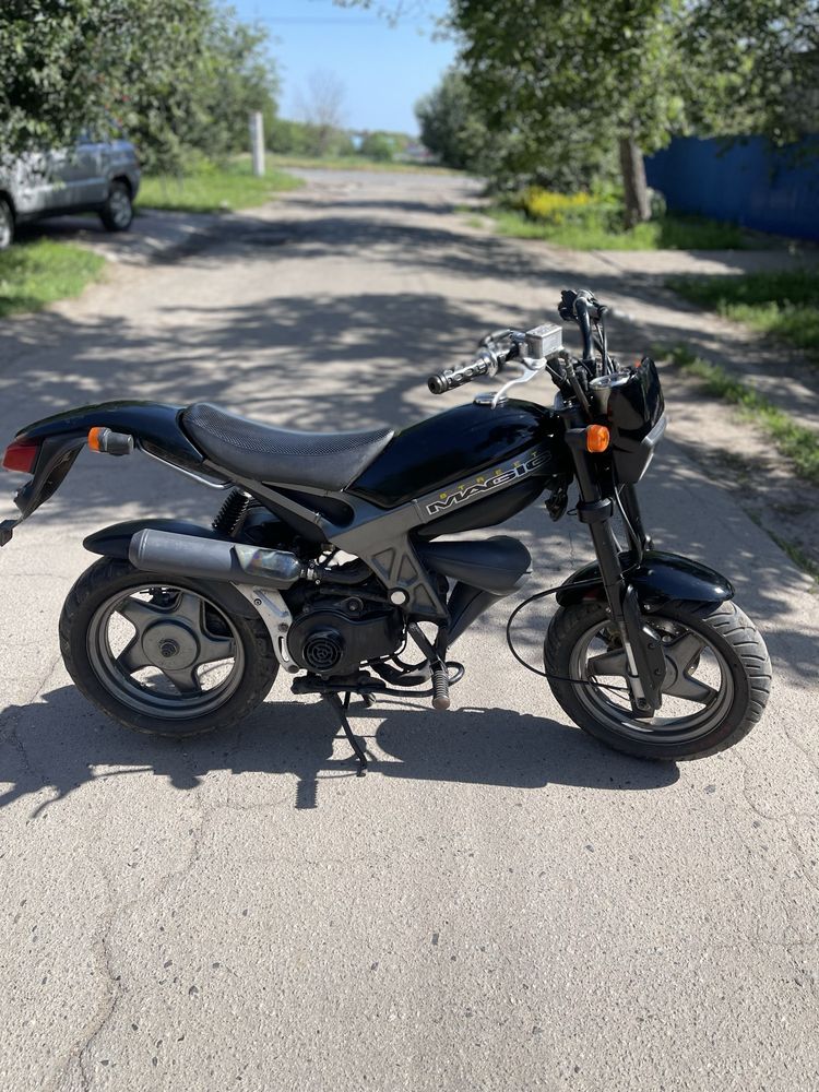 Продам мопед Suzuki Street Magic