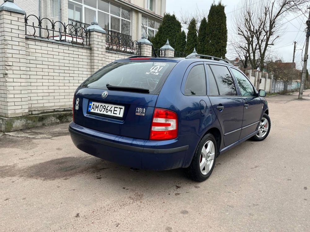 Продам автомобіль Шкода фабія 1