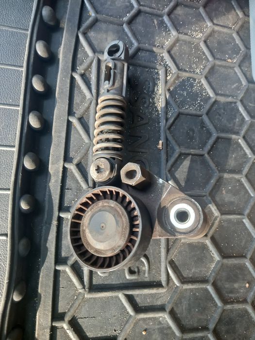 Натяжитель ремня Ssang young Korando (приводного) 6712000370