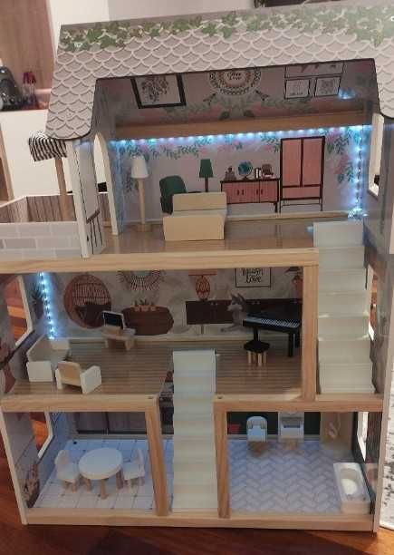 Drewniany Domek dla Lalek Oświetlenie Led Mebelki 3 Piętra