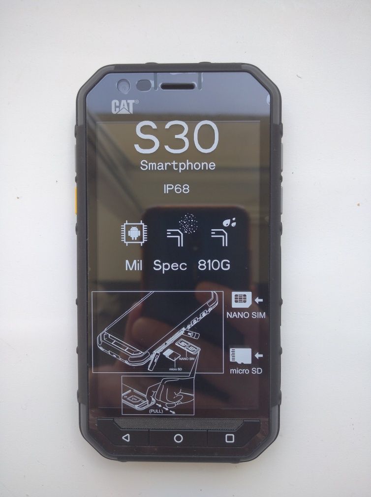 Продам телефон CAT S30.