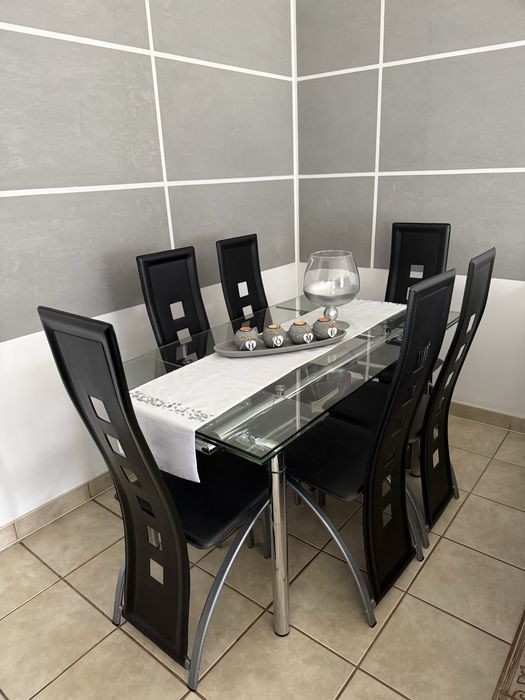 Stół szklany rozkladany  + 6 krzeseł