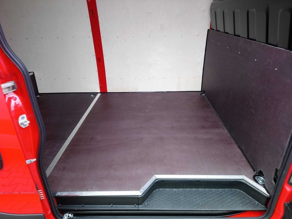 Iveco 16/18 m3 Profesjonalne zabudowy samochodów dostawczych KNAUTECH